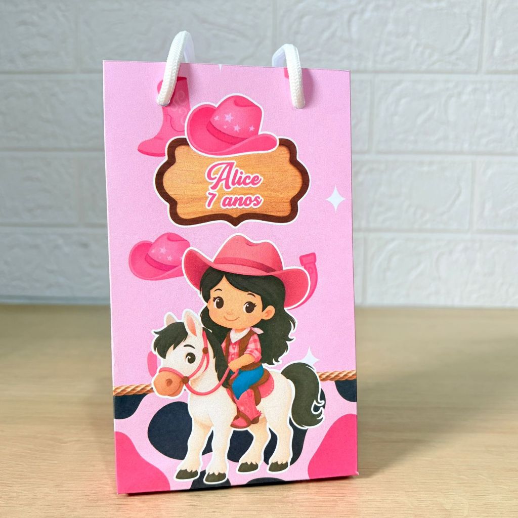 Sacolinha Personalizada Boiadeira Rosa Fazendinha PEGUE E MONTE - Sacolinha Personalizada Suspresa - Lembrancinhas