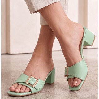 Tamanco com fivela frontal Tamanco feminino – elegância e conforto