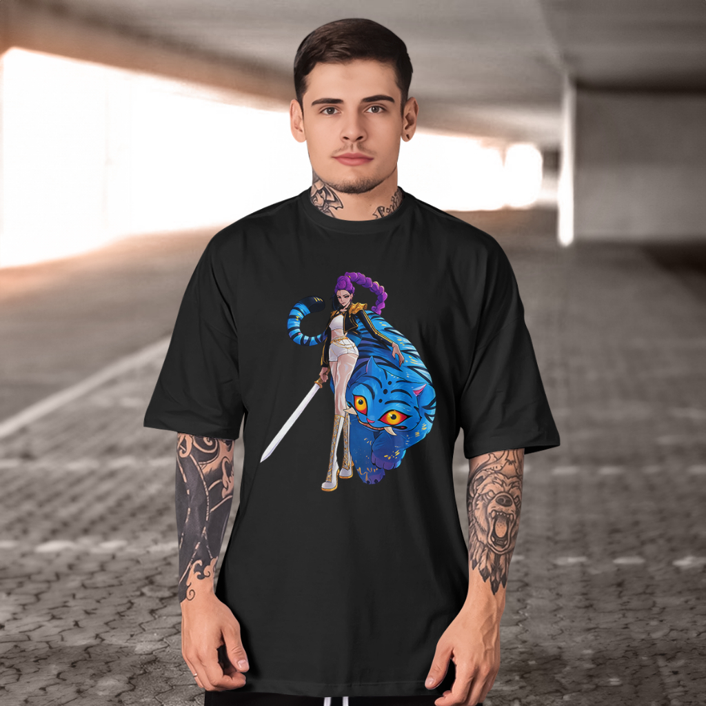 Camiseta Masculina Caçadora e seu gato demônio Premium – Não Desbota, Não Encolhe e Dura Muito
