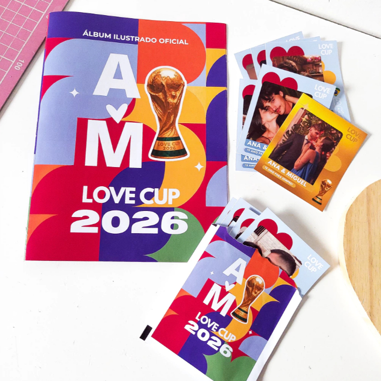 Álbum de Figurinhas do Casal Copa do Mundo com Fotos | Personalizado, Dia dos Namorados, Presente Criativo