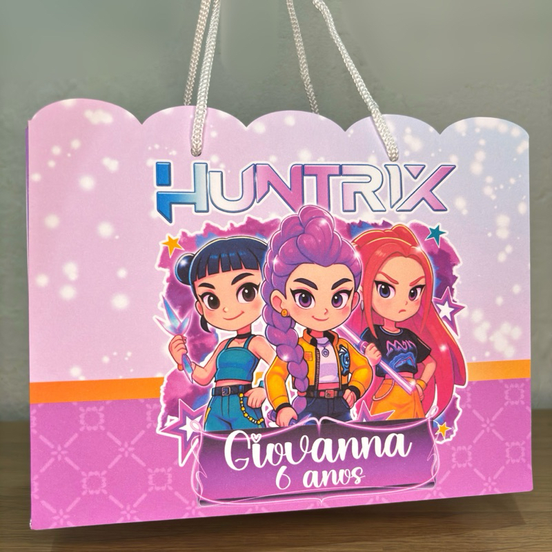 Sacolinha Personalizada Tema Guerreiras do K-pop Cute Huntrix - Lembrancinha Menina - 20x15,5x7 - PEGUE E MONTE