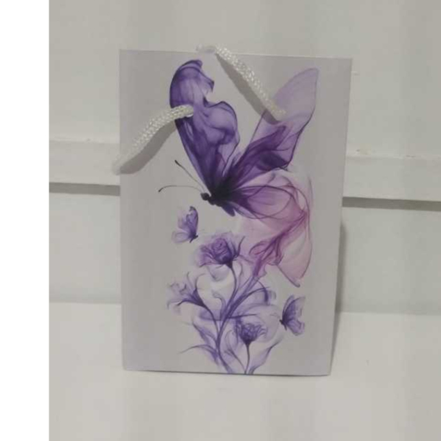 Sacolinha Surpresa & Personalizada Lembrancinha para Festa Aniversário - Tema: Borboleta Lilás -  Pegue e  Monte
