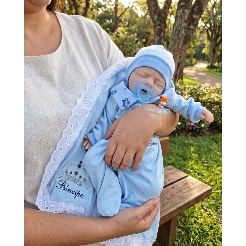Bebê Reborn menino de silicone sólido 43 cm - chupa chupeta de de verdade - olhos fechados