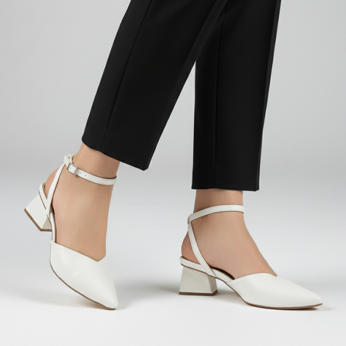 Scarpin Feminino Bico Fino Mule Salto Geométrico Confortável