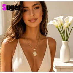 Colar Feminino Letra Concha Dourado - Resistente à Água Anti-Desbotamento