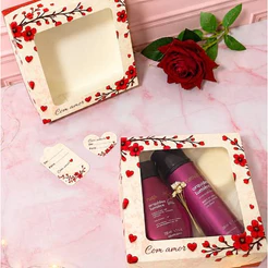 Caixa de Presente com Visor e TAGs 17x17x5cm cosméticos Estampada flores e coração