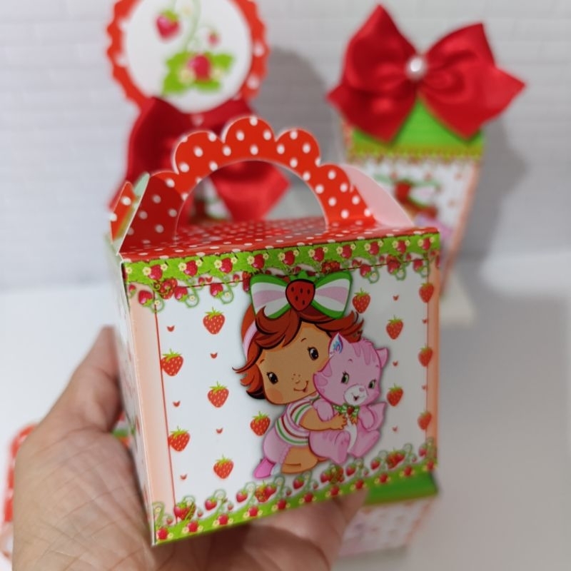 Caixa CUBO MORANGUINHO personalizado - festa infantil - lembrancinha de festa - decoração de festa