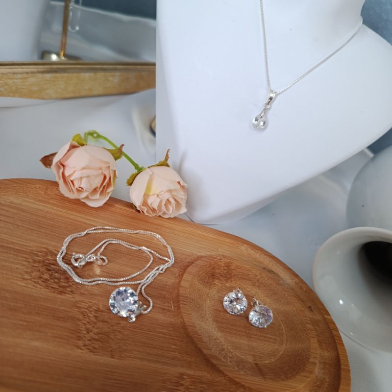 ​🛍️ Conjunto Feminino Colar e Brinco Aço Inoxidável / Banhado Prata 8 Milésimos Antialérgico Cristais ArtGus
