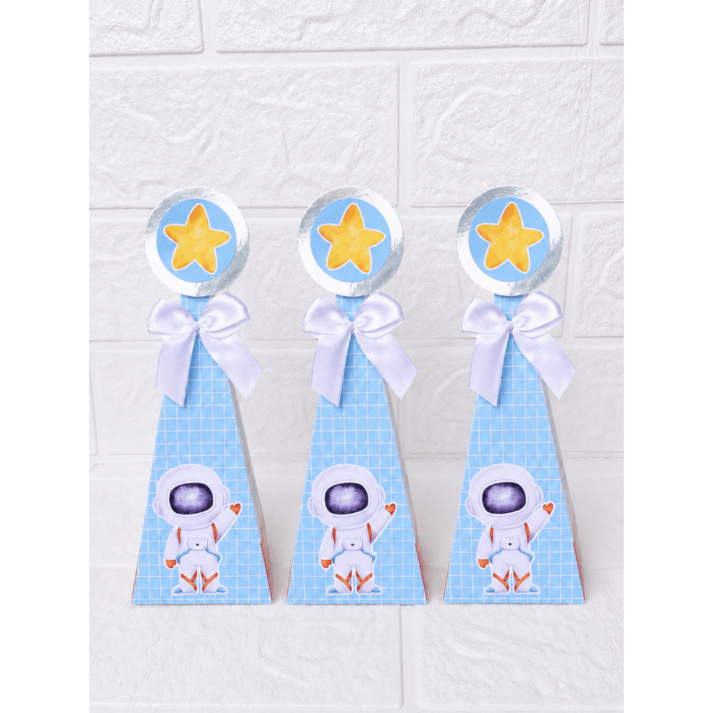 Kit Caixinhas Pirâmide personalizadas ASTRONAUTA - Lembrancinha de Festa Infantil