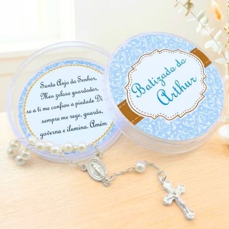 Kit 10/20/30 Lembrancinhas Batizado Menino Menina Personalizada com Mini Terço e Latinha Luxo