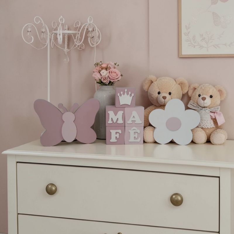 Decoração infantil Flor/ borboleta/ cubos tons rose nude e off white enfeite de mdf adorno de quarto e festa