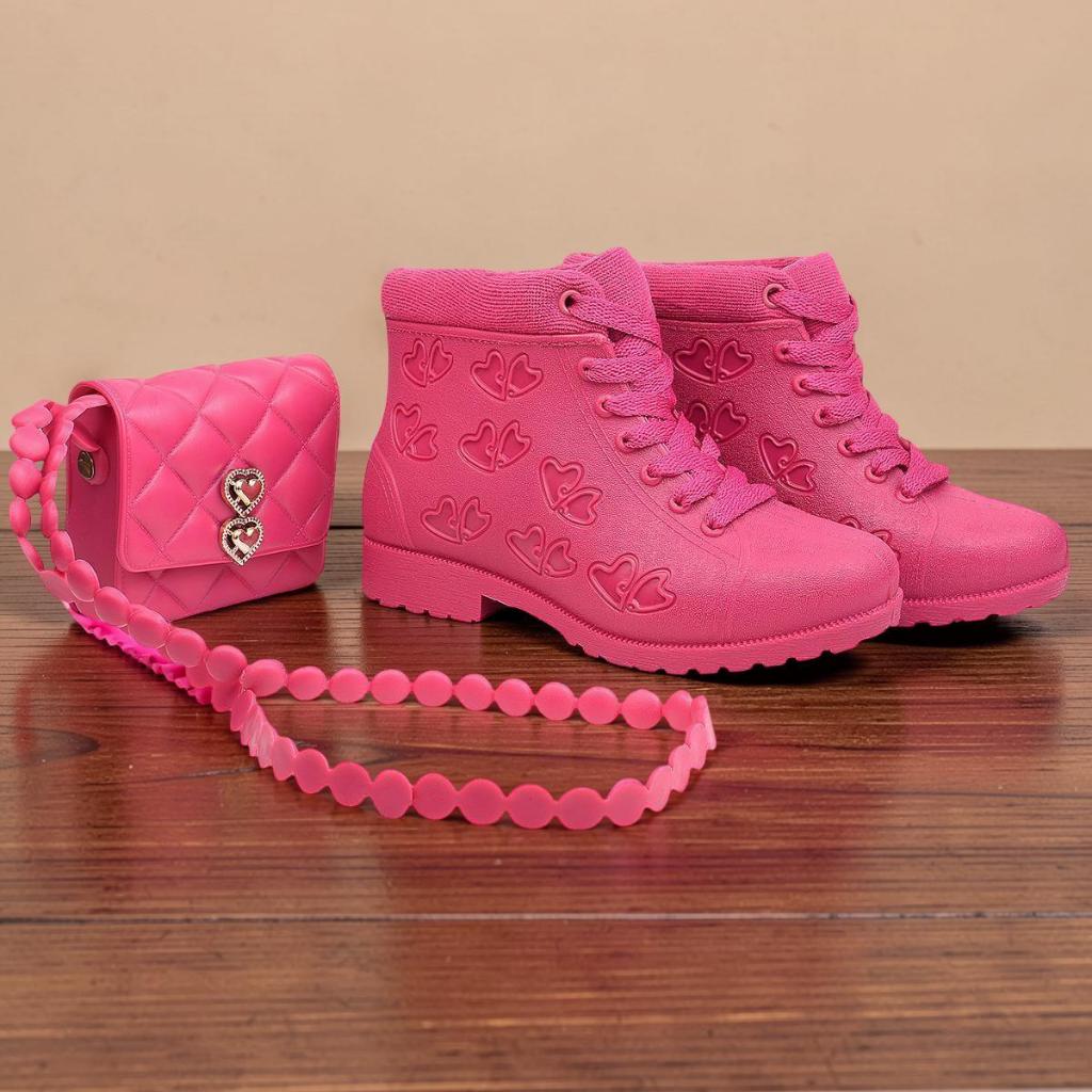 Conjunto Infantil Bota com Bolsinha Coração Confortável Impermeável Beleza.com