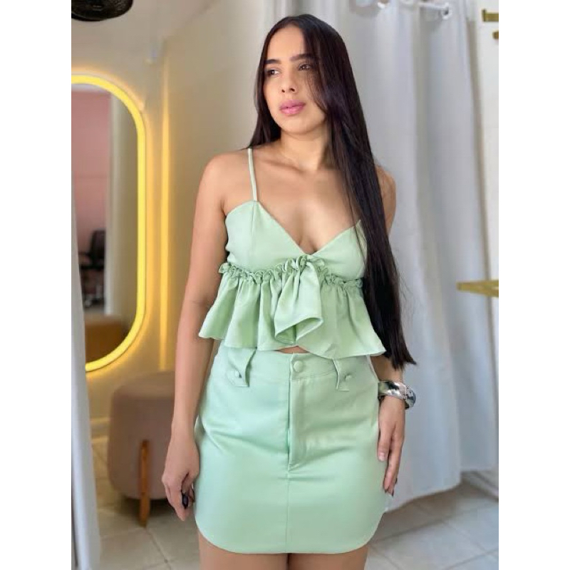 Conjunto alfaiataria feminino cropped peplum batinha blusa acinturada e saia cor verde