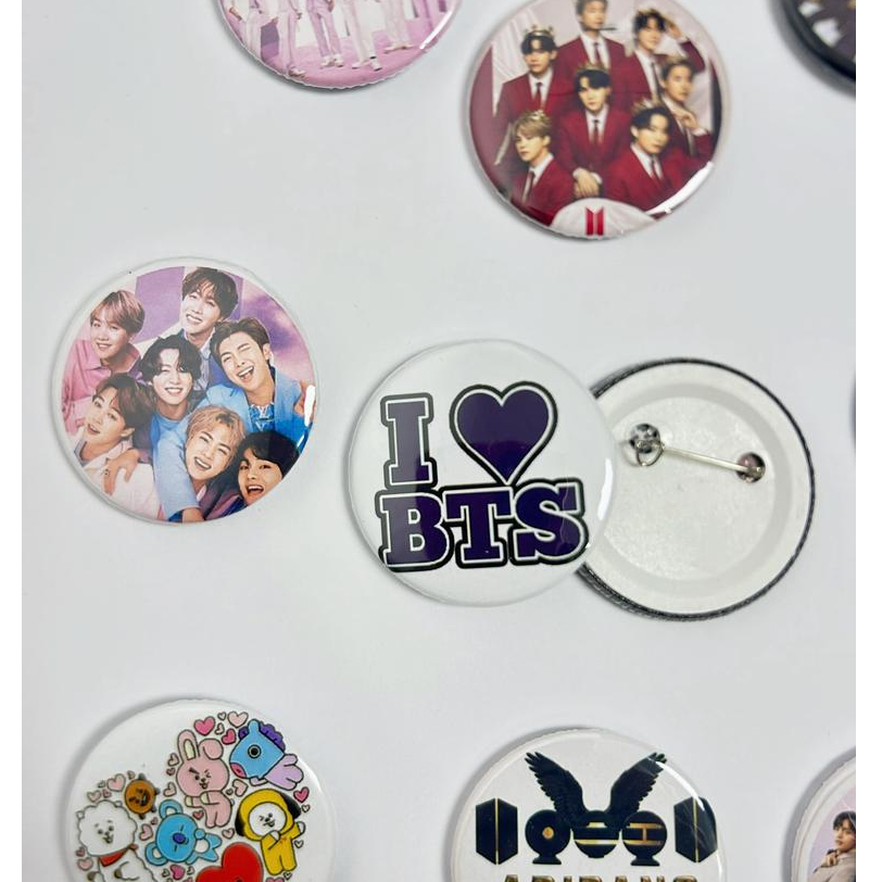 Kit Bottons BTS Personalizados 4,5cm ou 2,5cm com Alfinete | Fãs Army, K-pop, Lembrancinha e Coleção
