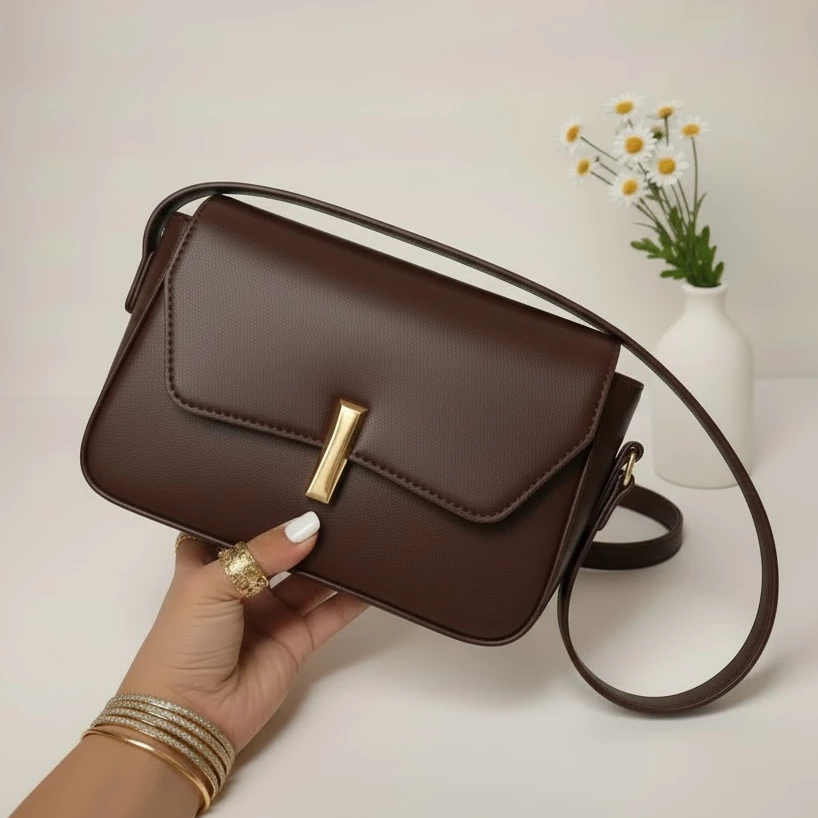 Bolsa Transversal Feminina Meia Lua Marrom