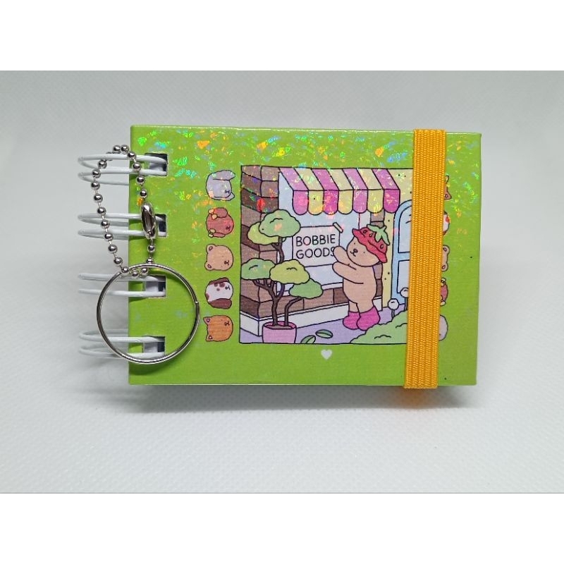 Mini Caderno de Colorir Infantil + Chaveiro | 50 Desenhos | +50 Temas Disponíveis | Capa Dura | Presente Criativo