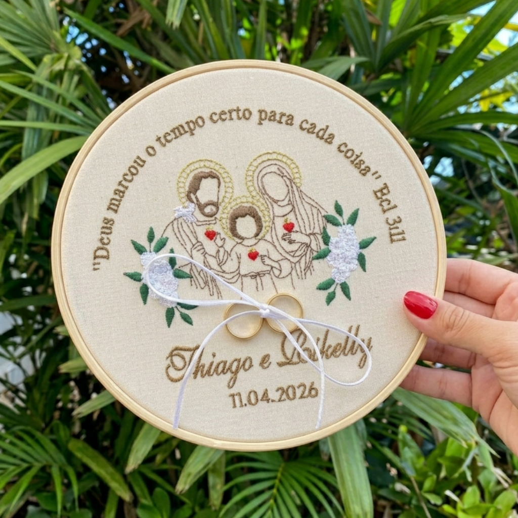 Bastidor Porta-Alianças Sagrada Família Estampado com Nome, Data e Versículo