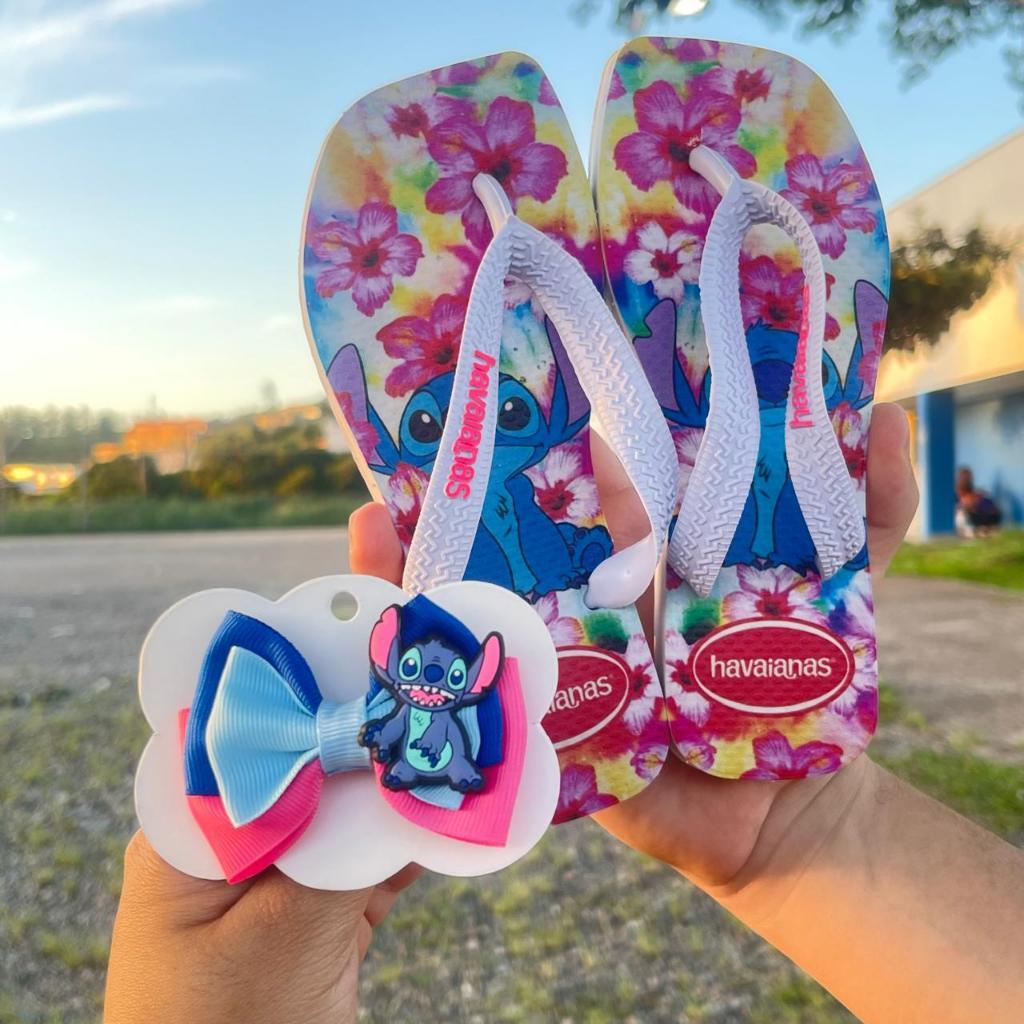 Kit Chinelo e Laço Infantil Stitch Estampa Premium Confortável Antiderrapante Envio Imediato