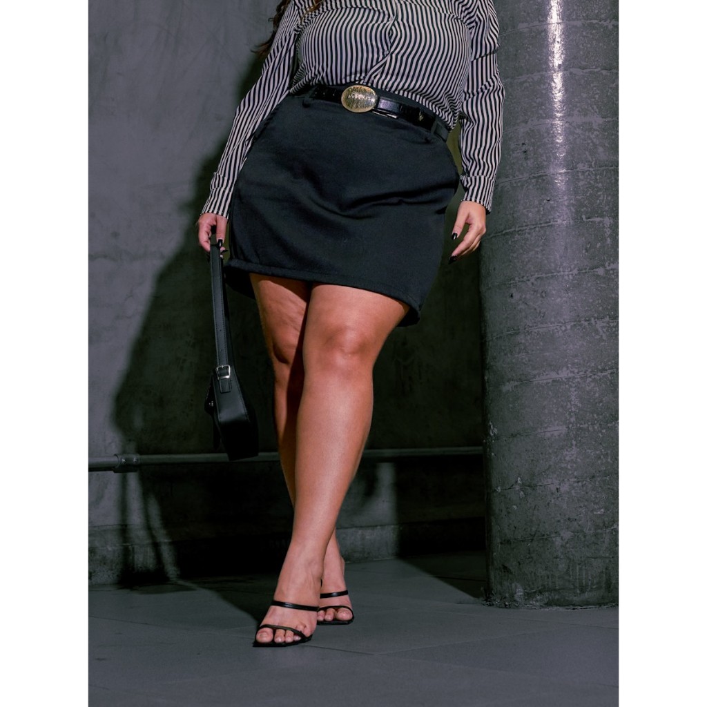 Short Saia Alfaiataria Plus Size com Bolso Cintura Alta Social Saia 360 46 ao 58 Trabalho Elegante Saia atrás e frente