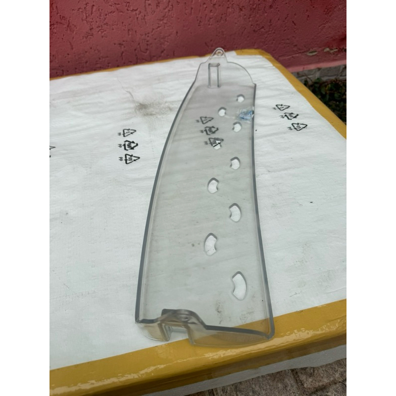 Prateleira Porta Geladeira Brastemp BRB39 Usada Com Detalhes de Cola