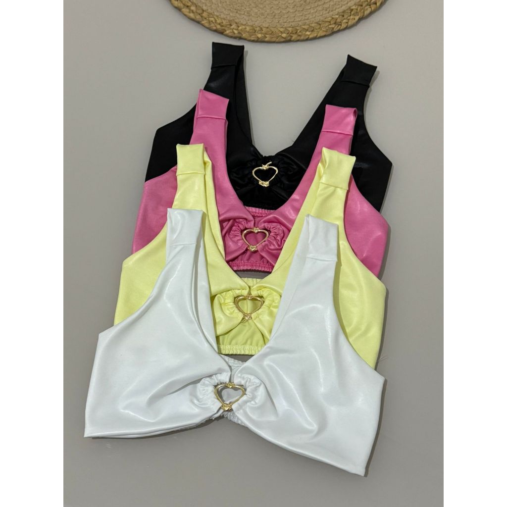 Cropped Coração em Cirrê Acetinado cropped feminino top liso detalhe dourado