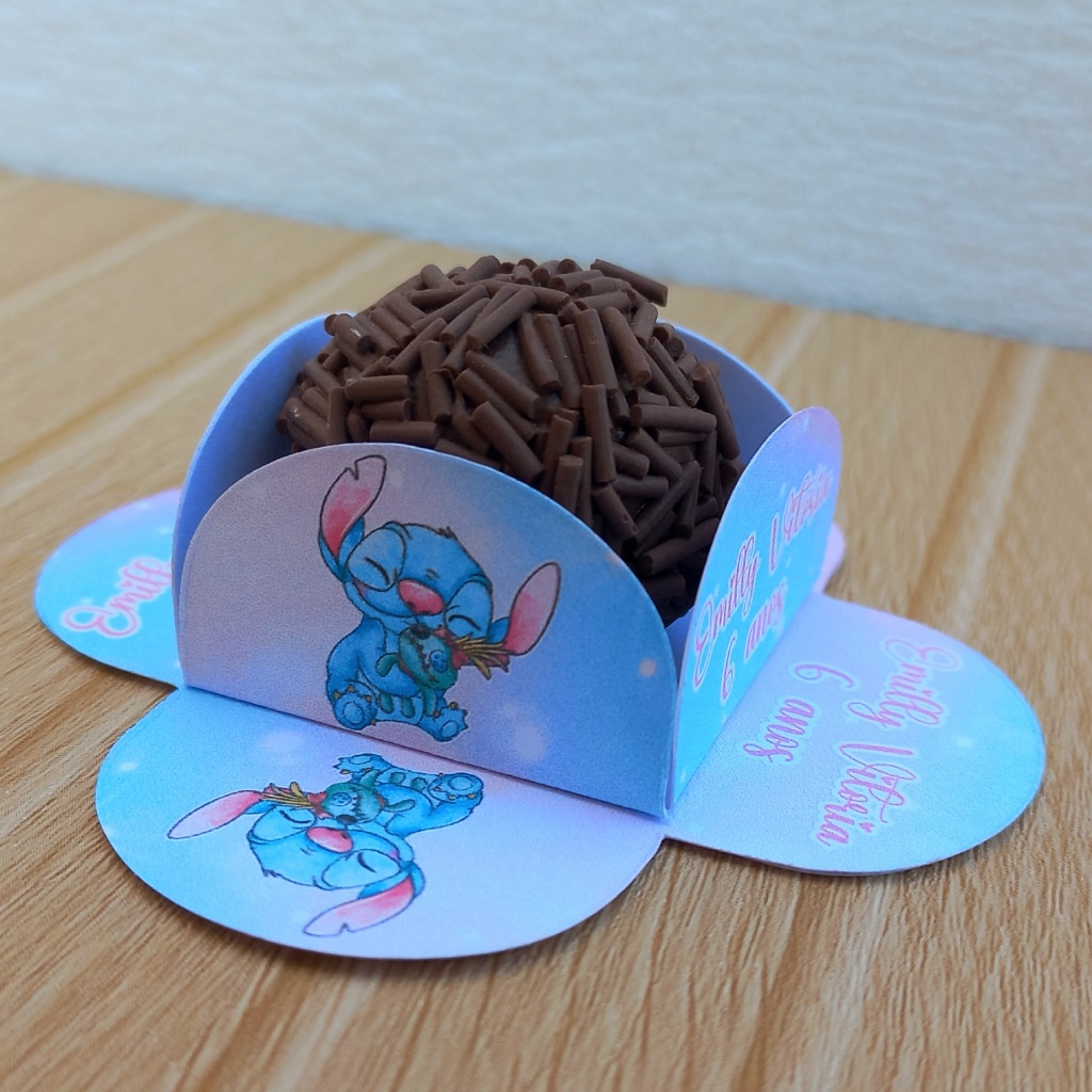 Forminha de Doce Brigadeiro Personalizada Stitch - 4 pétalas / Festa de aniversário / Lembrancinha