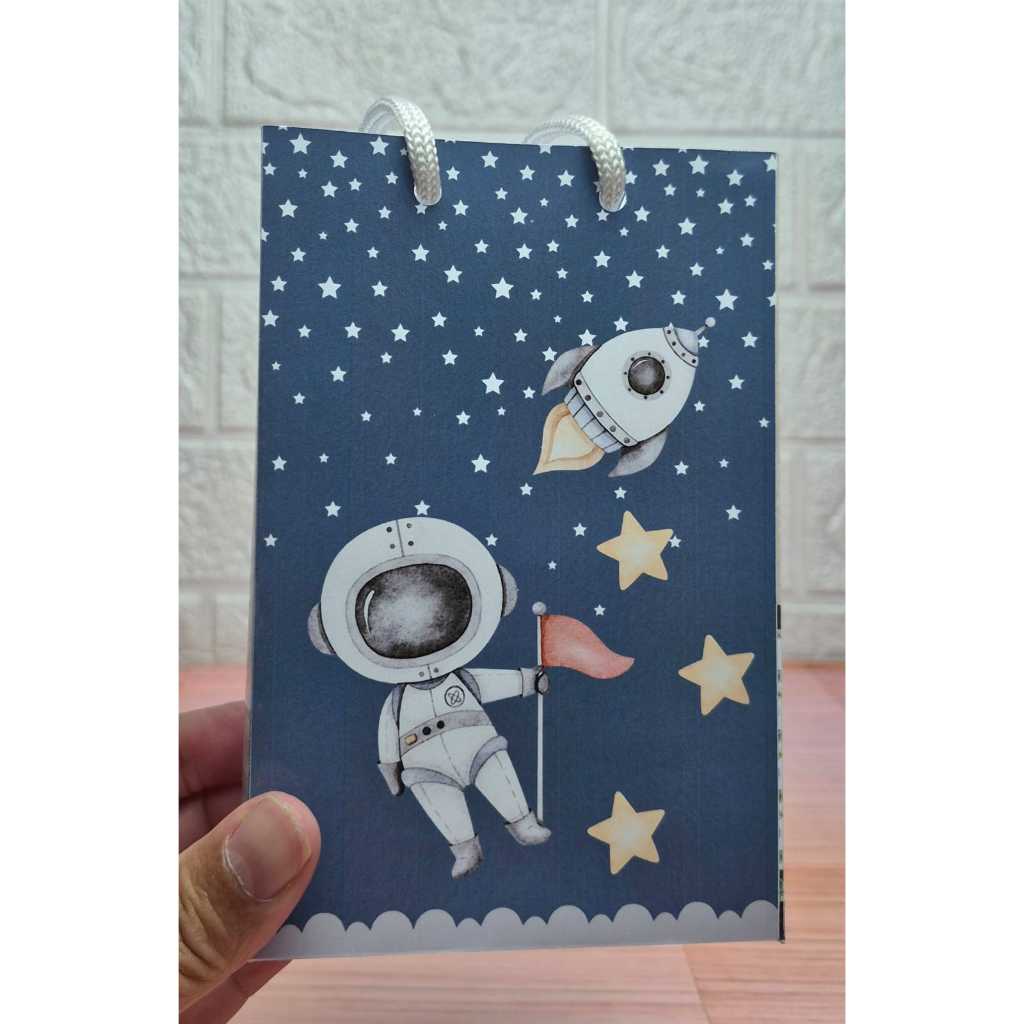 Sacolinhas Surpresa Personalizada com Alça - Semi-Montadas - Lembrancinha para Festas - Astronauta – Tam. P