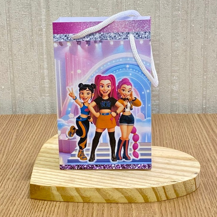 Sacolinhas P Personalizadas – GUERREIRAS DO K-POP – Lembrancinha de Festa Infantil | PEGUE E MONTE