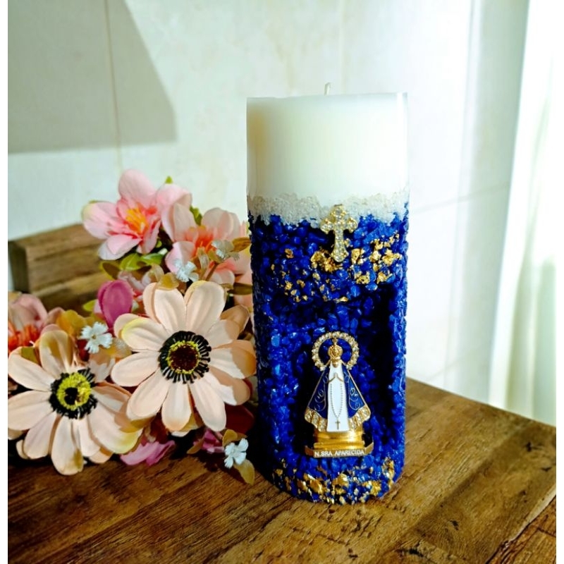 Vela gruta artesanal Nossa Senhora Aparecida.