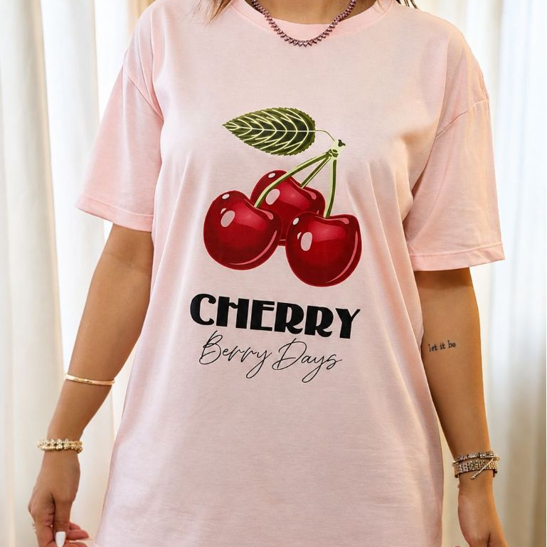 Camiseta Rosa Bebê  Feminina Despojada Estampada Cereja Estilosa  – Do P ao GG | Tecido Premium Confortável Algodão