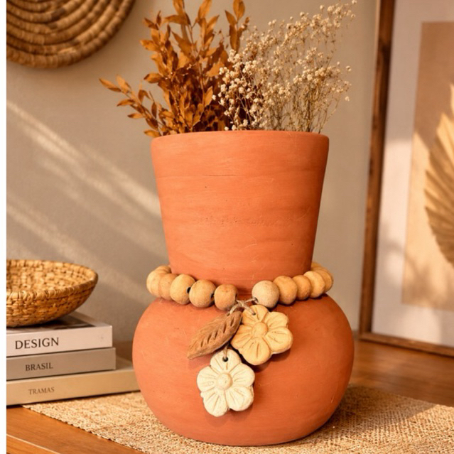 Vaso Decorativo de Barro Artesanal com Colar Decoração Rústica Boho