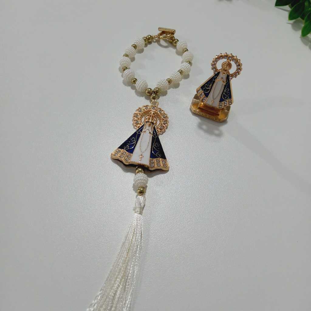 Kit Religioso Nossa Senhora Aparecida Enfeite Retrovisor Carro + Imagem Miniatura Strass em metal para painel do carro