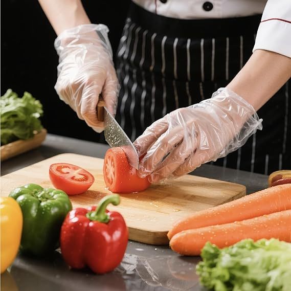 100 UNIDADES Luvas Impermeáveis – Descartáveis de Plástico, À Prova de Óleo Casa/Restaurante em Oferta na Shopee