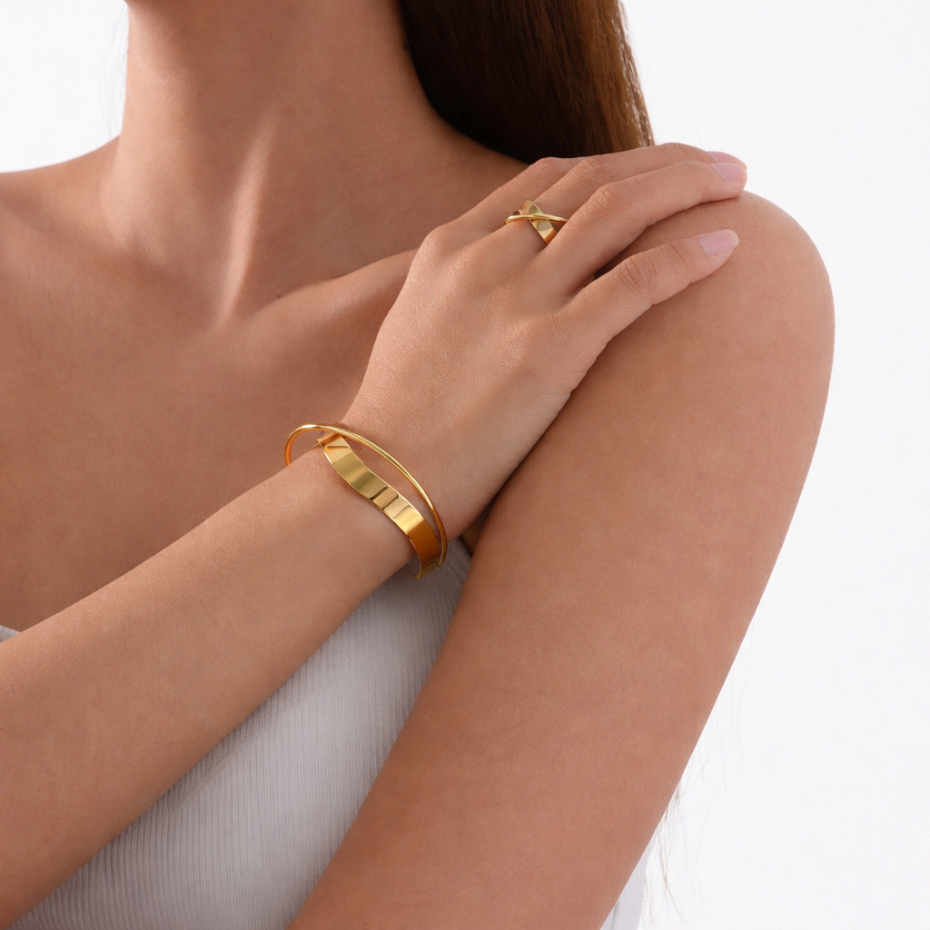Conjunto pulseira e anel feminino design faixa cruzada geométrico banhado Ouro 18K e Prata925 — imagem 2 de 2