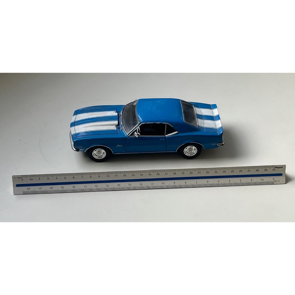 Carro Antigo Miniatura Camaro Z28 Azul 1968 (19cm) escala 1:24 Conservado. Item de Coleção Original Welly