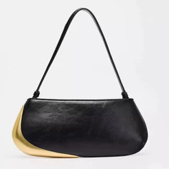 Nova bolsa feminina minimalista casual com detalhes em metal, para usar embaixo do braço e com duas alças de ombro.