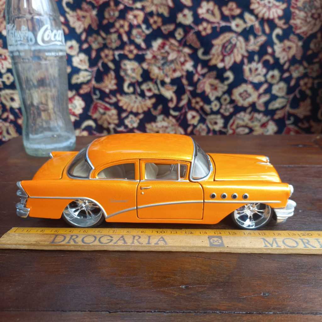 Carro Buick Century 1955 Miniatura Escala 1/26 Maisto 0001