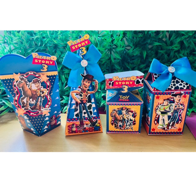 caixinhas Personalizadas pra lembrancinha de aniversário tema toys story fazemos todo os temas