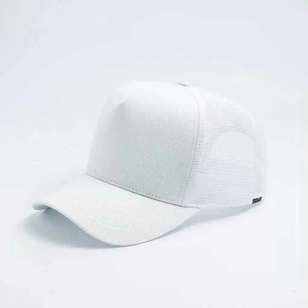 Boné ChoraBoy Aba Curva Básico Trucker - Placa Metal - Branco- REF 234