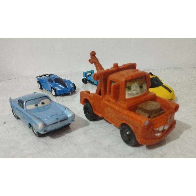 Lote 6 Brinquedos Miniaturas carrinhos - Filme Carros Disney Pixar + Bumblebee Transformers + Batmóvel Batman Dois minis