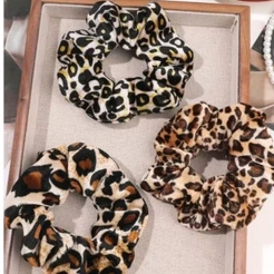 Kit 4 ou 2 Xuxinhas Scrunshie Veludo Prendedor de Cabelo Protege os fios Animal Print