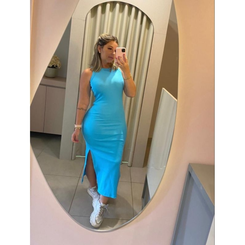 Vestido Longo Feminino Canelado Regata Gola Redonda com Fedas Lateral Algodão e Elastano Justo ao Corpo Casual Elegante.