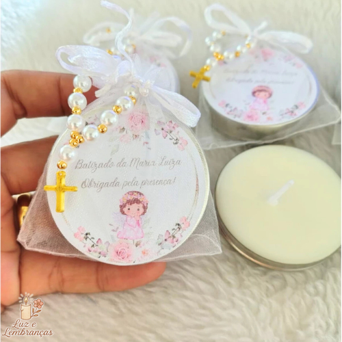 10 velas Luxo no saquinho de organza e Mini terço lembrancinha de batizado anjinha