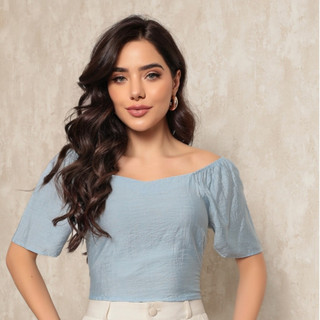 Blusa Cropped Feminina Ombro a Ombro Manga Curta Lastex Costas Tecido Leve Casual Elegante Confortável Primavera Verão