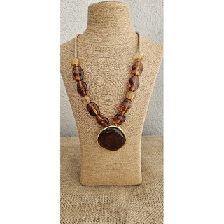 ​Colar Feminino Maxi Pingente Pedra Resina e Fio