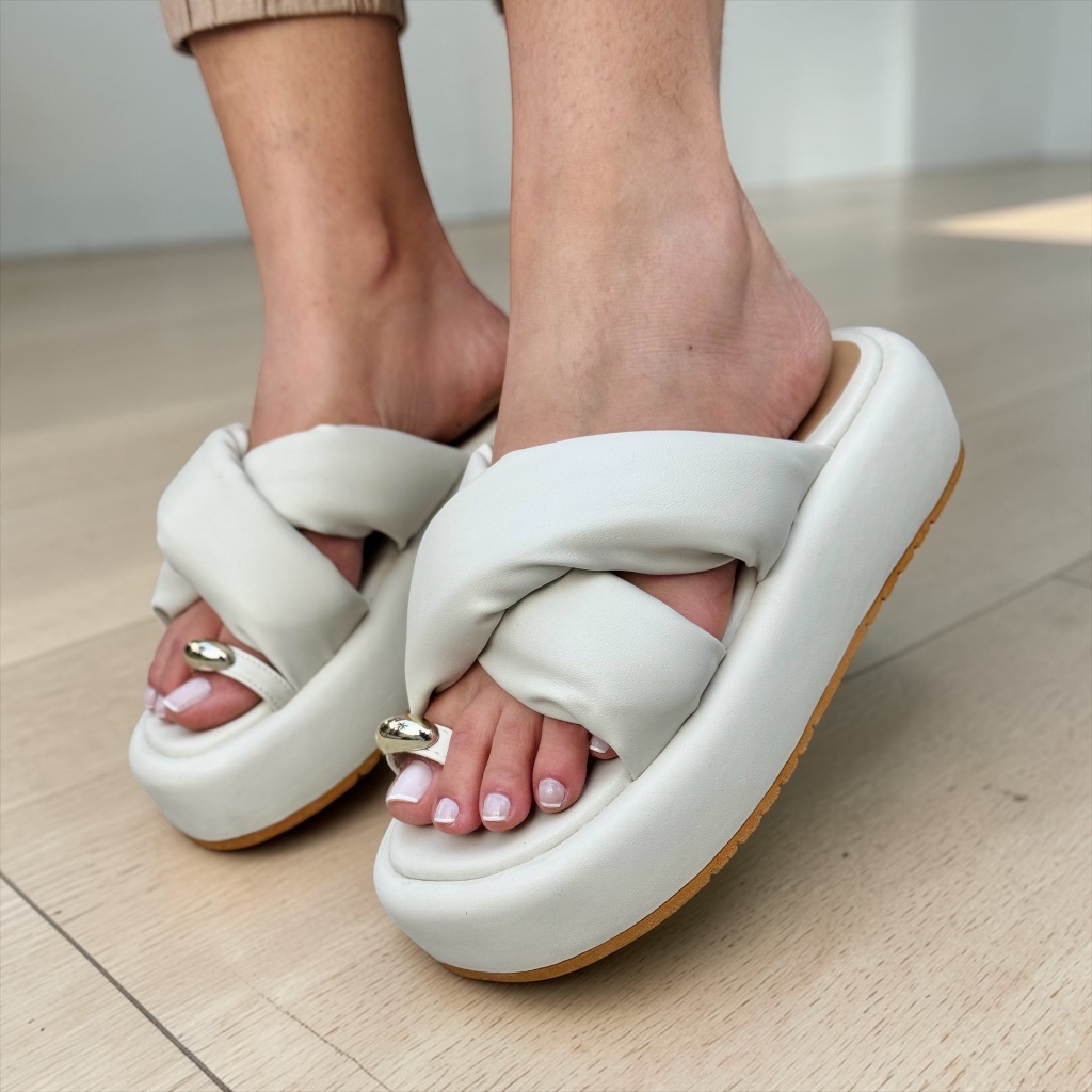 Sandália Feminina Plataforma Dedinho Detalhe Dourado Ouro Confortável Elegante Acolchoada em Oferta na Shopee