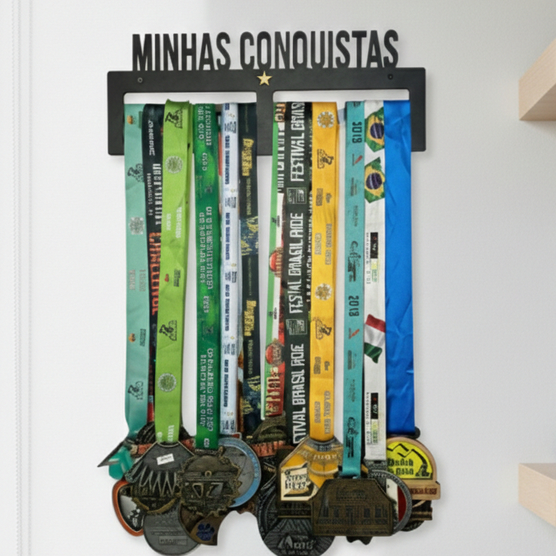 Quadro Porta Medalhas Grande para 36 Medalhas - Expositor Minhas Conquistas MDF Preto Detalhe Dourado
