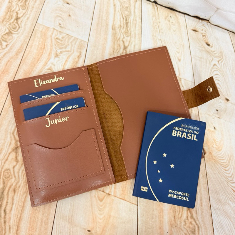 Capa para Passaporte Personalizado para 2 ou 3 pessoas em Oferta na Shopee
