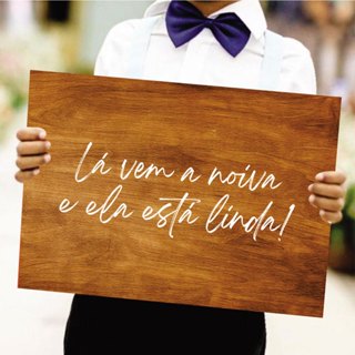 Placa De Casamento Lá Vem a Noiva e Ela Está Linda  - Plaquinha Decorativa Entrada Noiva Noiva Pajem Daminha Cortejo em Oferta na Shopee