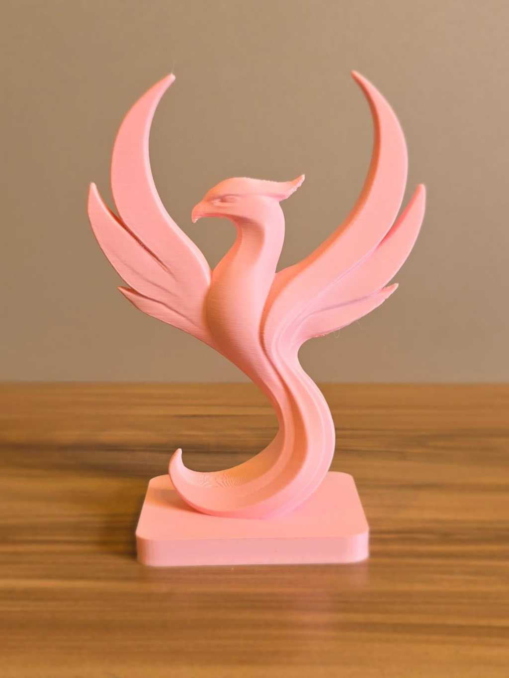 Escultura Fênix – Elegância, Renascimento e Design Moderno